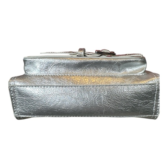Steve Madden Metallic Silver Crossbody Bag NWT - Picture 5 of 7